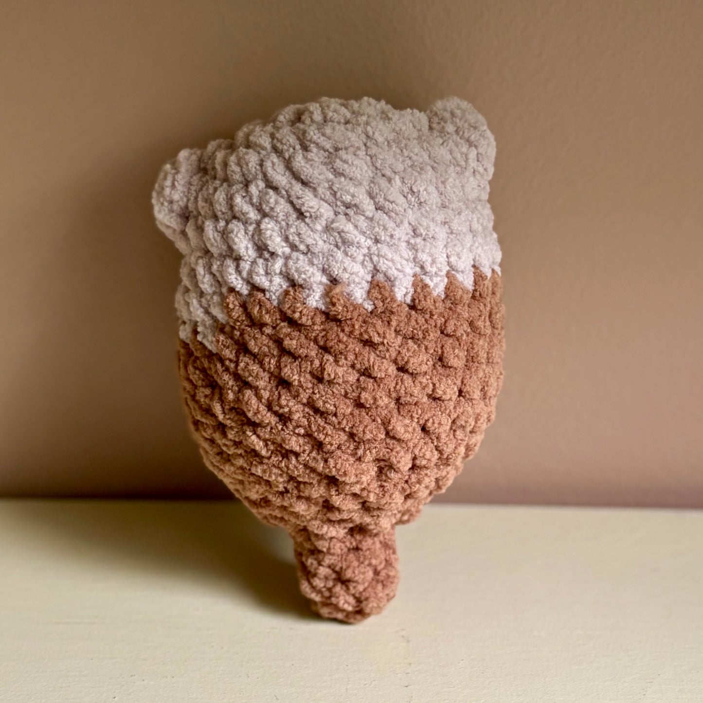 Otter (yarn eye)