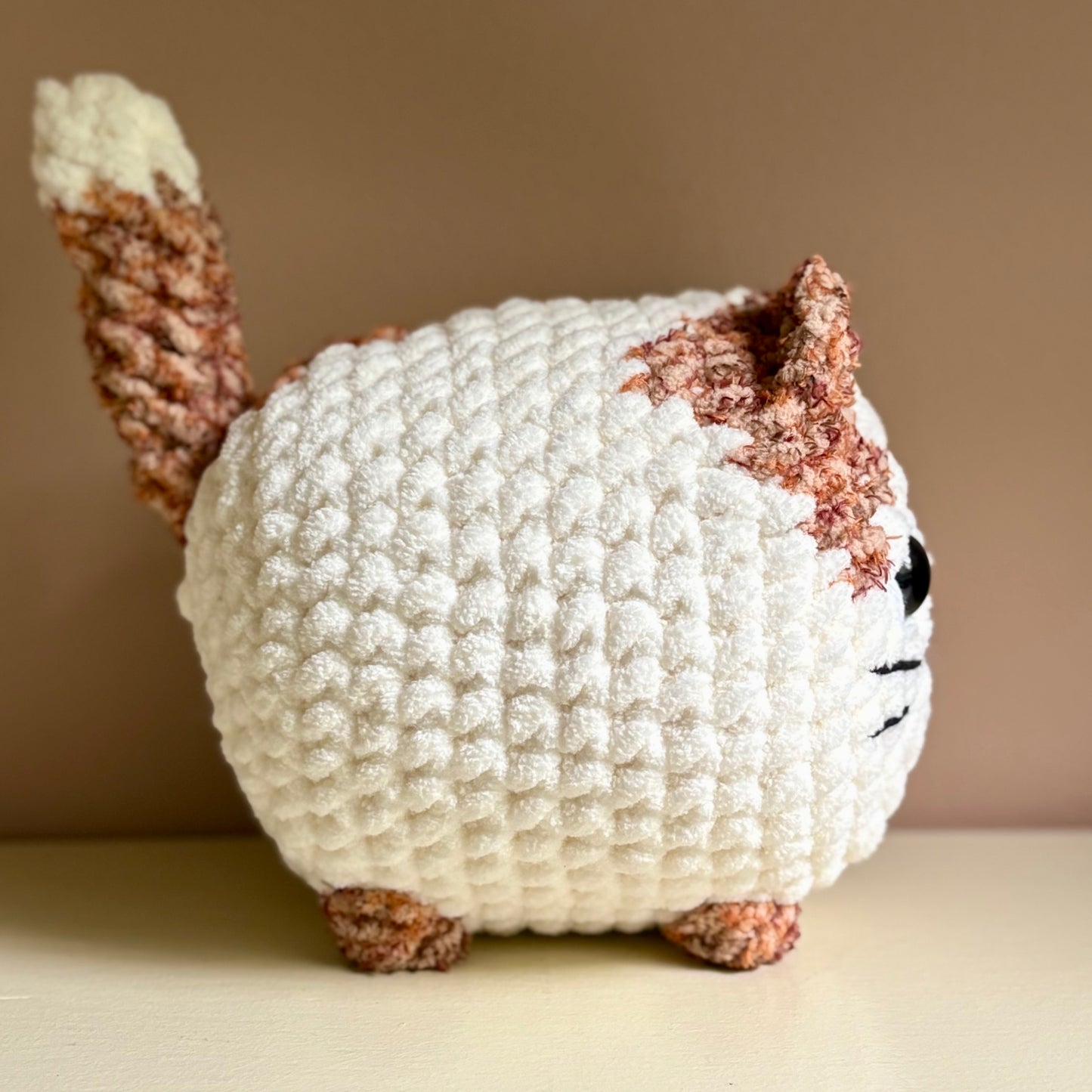 Large Plush Loaf Cat - Ivory and Orange Tweed (plastic eye)