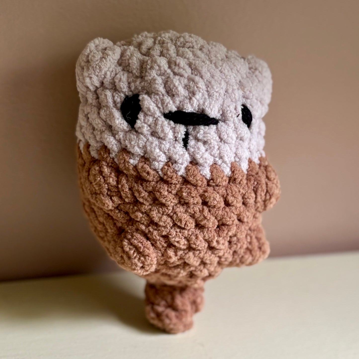 Otter (yarn eye)