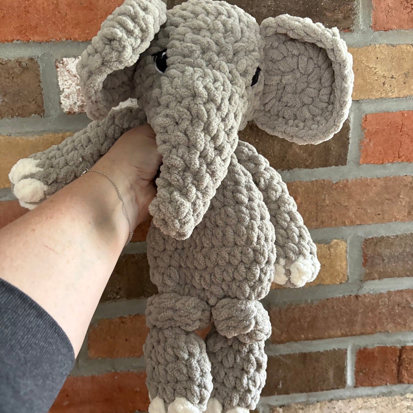 Elephant Small Snuggler (yarn eyes)-Pale Gray