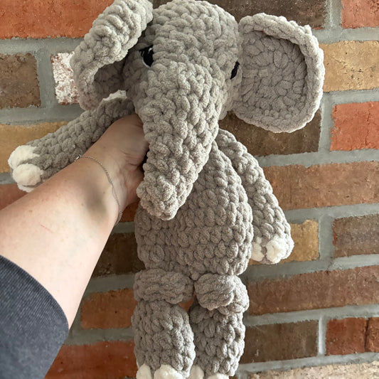 Elephant Small Snuggler (yarn eyes)-Pale Gray