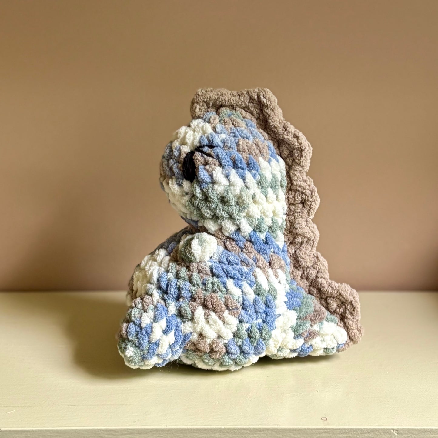 Chubby Dino (yarn eye)