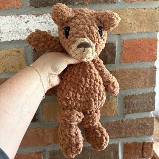 Briggs Bear Mini Snuggler (yarn eyes)-Caramel
